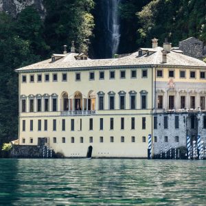 see Villa La Pliniana with a smart boat trips 2 hours smart boat trips 2 hours lake como