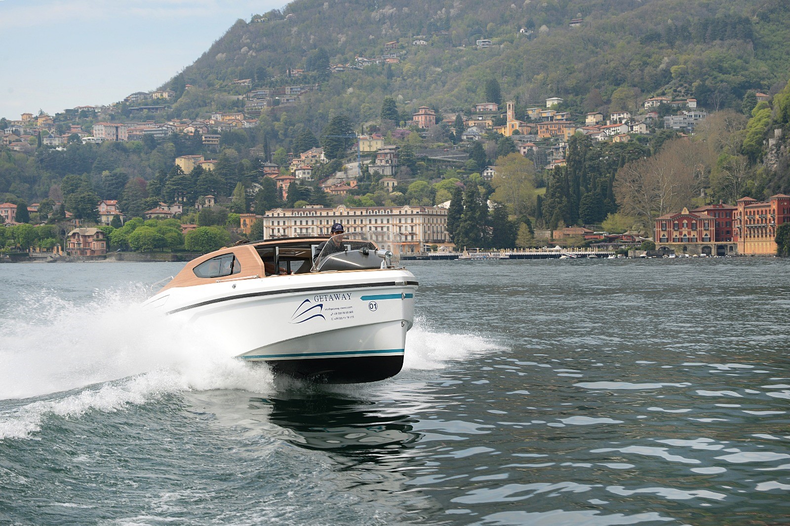 private boat tour on como lake